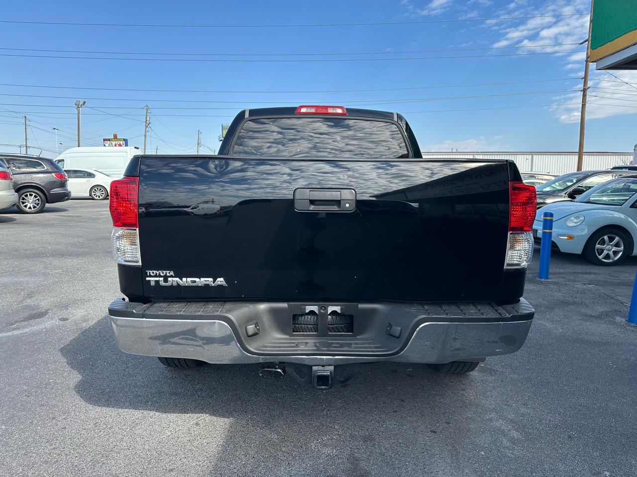 Toyota Tundra Tundra-Grade CrewMax 5.7L 2WD 2010