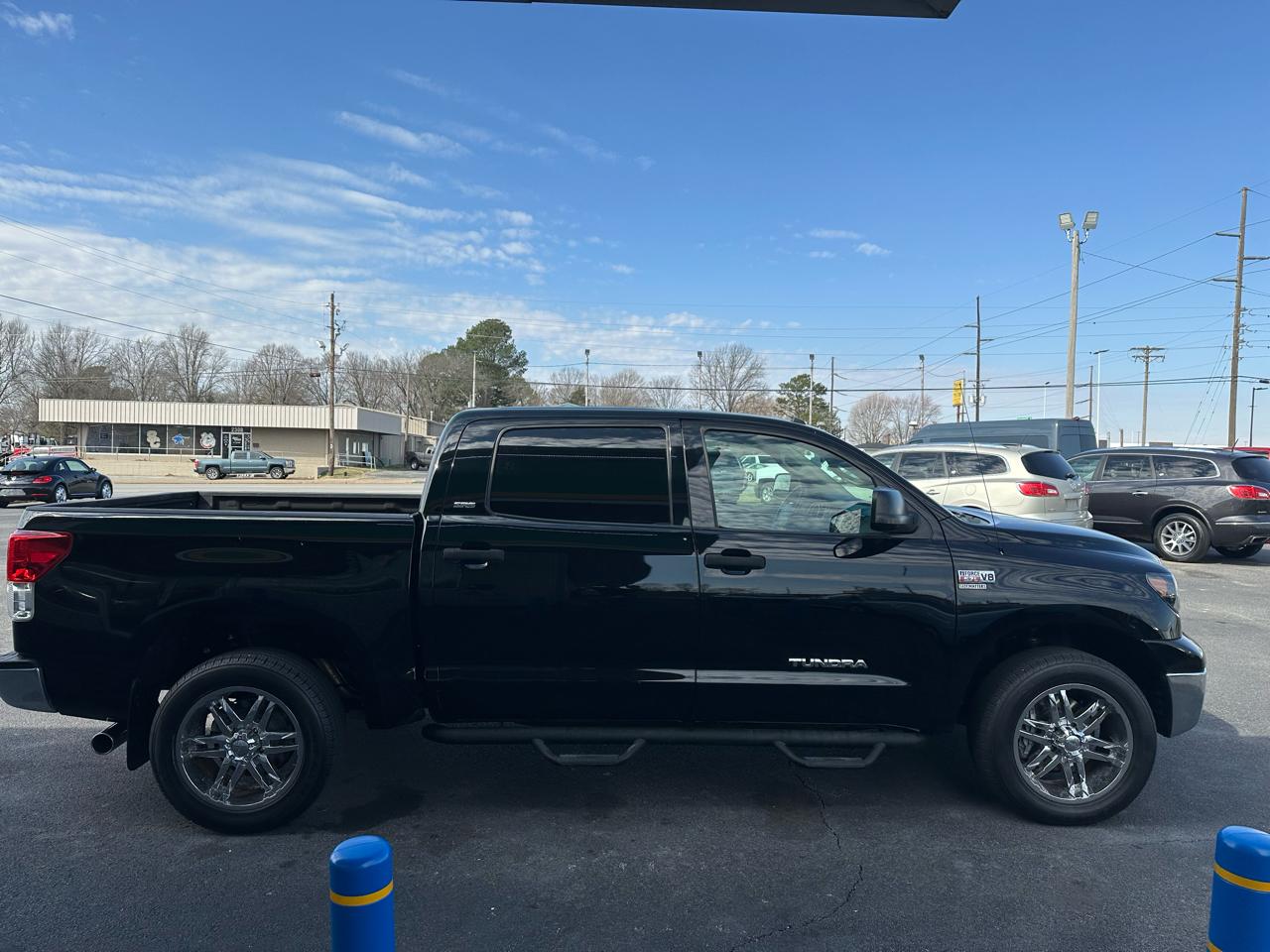 Toyota Tundra Tundra-Grade CrewMax 5.7L 2WD 2010