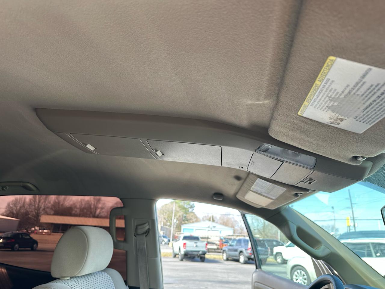 Toyota Tundra Tundra-Grade CrewMax 5.7L 2WD 2010