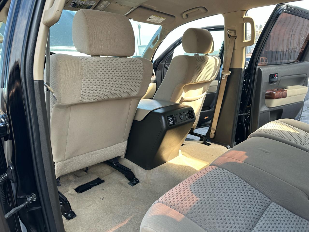 Toyota Tundra Tundra-Grade CrewMax 5.7L 2WD 2010