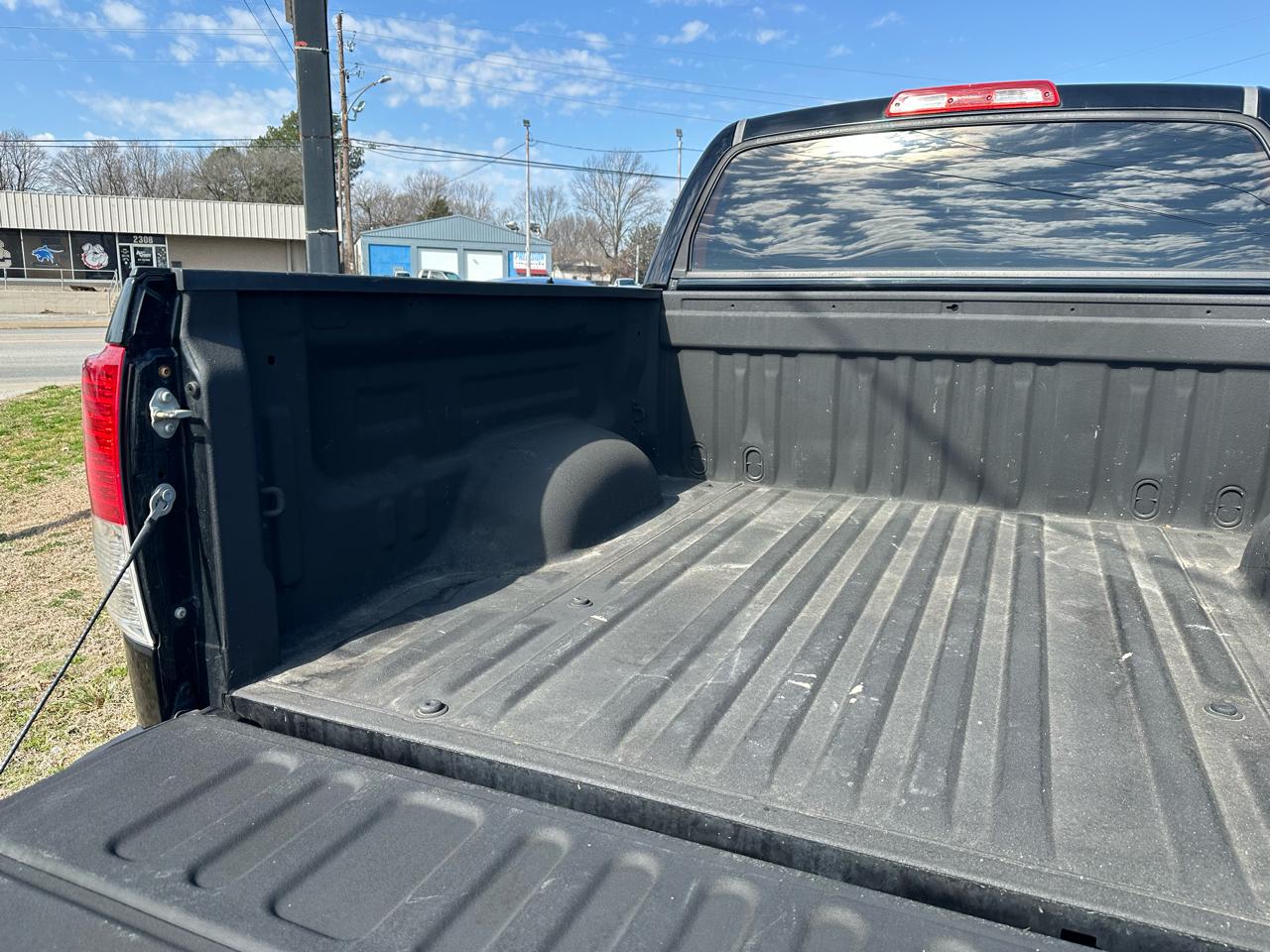 Toyota Tundra Tundra-Grade CrewMax 5.7L 2WD 2010