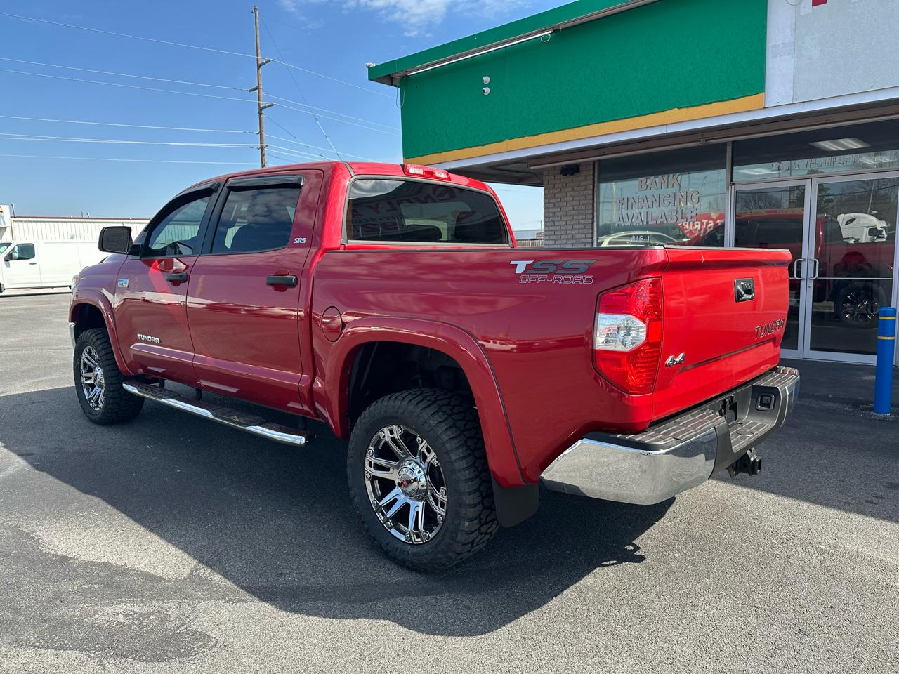 Toyota Tundra SR5 5.7L V8 FFV CrewMax 4WD 2016