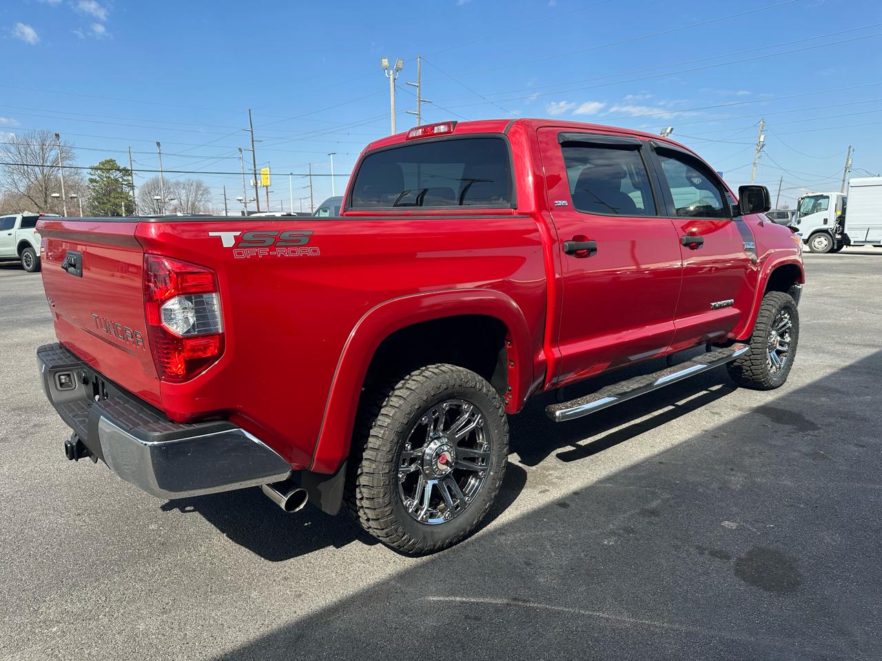 Toyota Tundra SR5 5.7L V8 FFV CrewMax 4WD 2016
