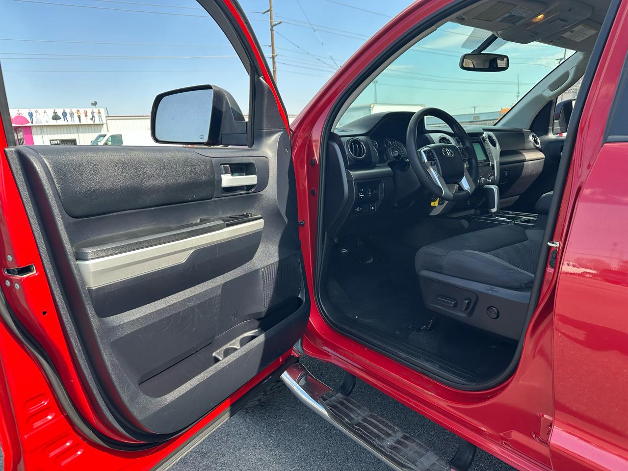 Toyota Tundra SR5 5.7L V8 FFV CrewMax 4WD 2016