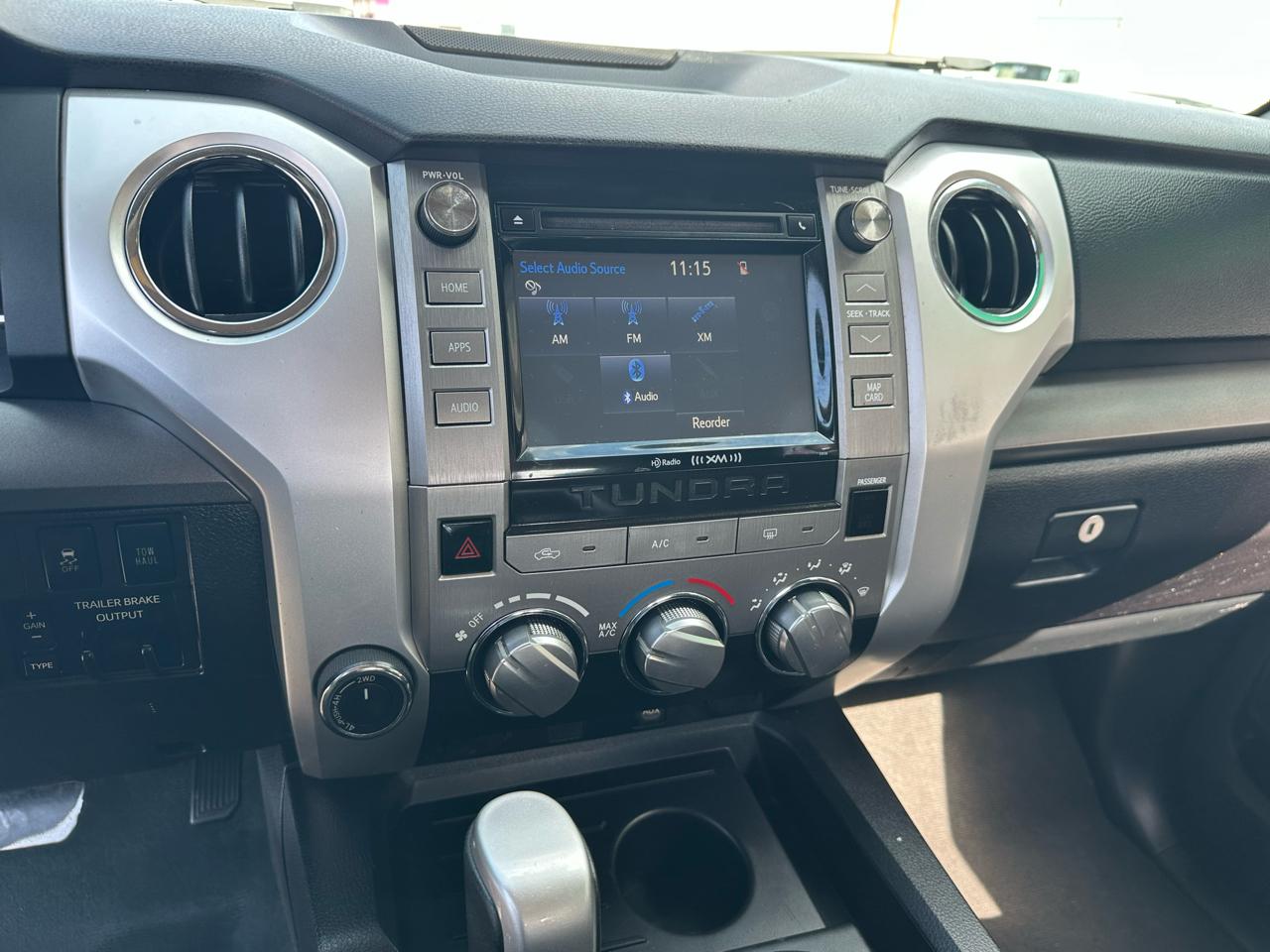 Toyota Tundra SR5 5.7L V8 FFV CrewMax 4WD 2016