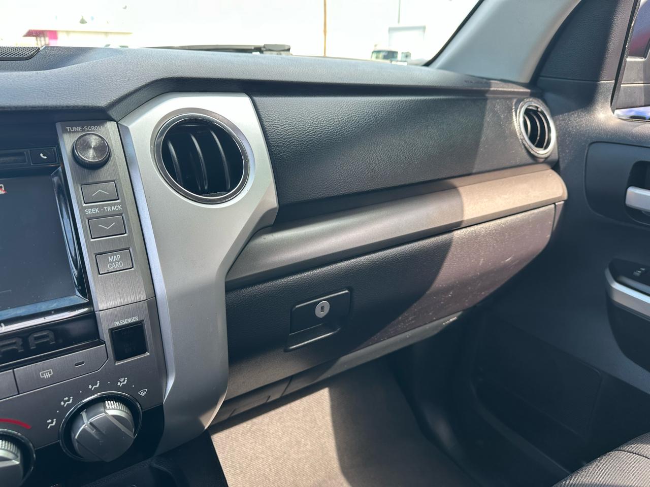 Toyota Tundra SR5 5.7L V8 FFV CrewMax 4WD 2016