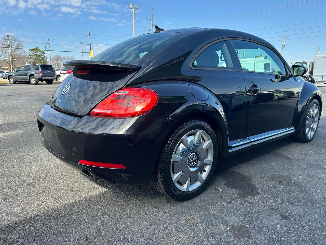 Volkswagen Beetle  2013