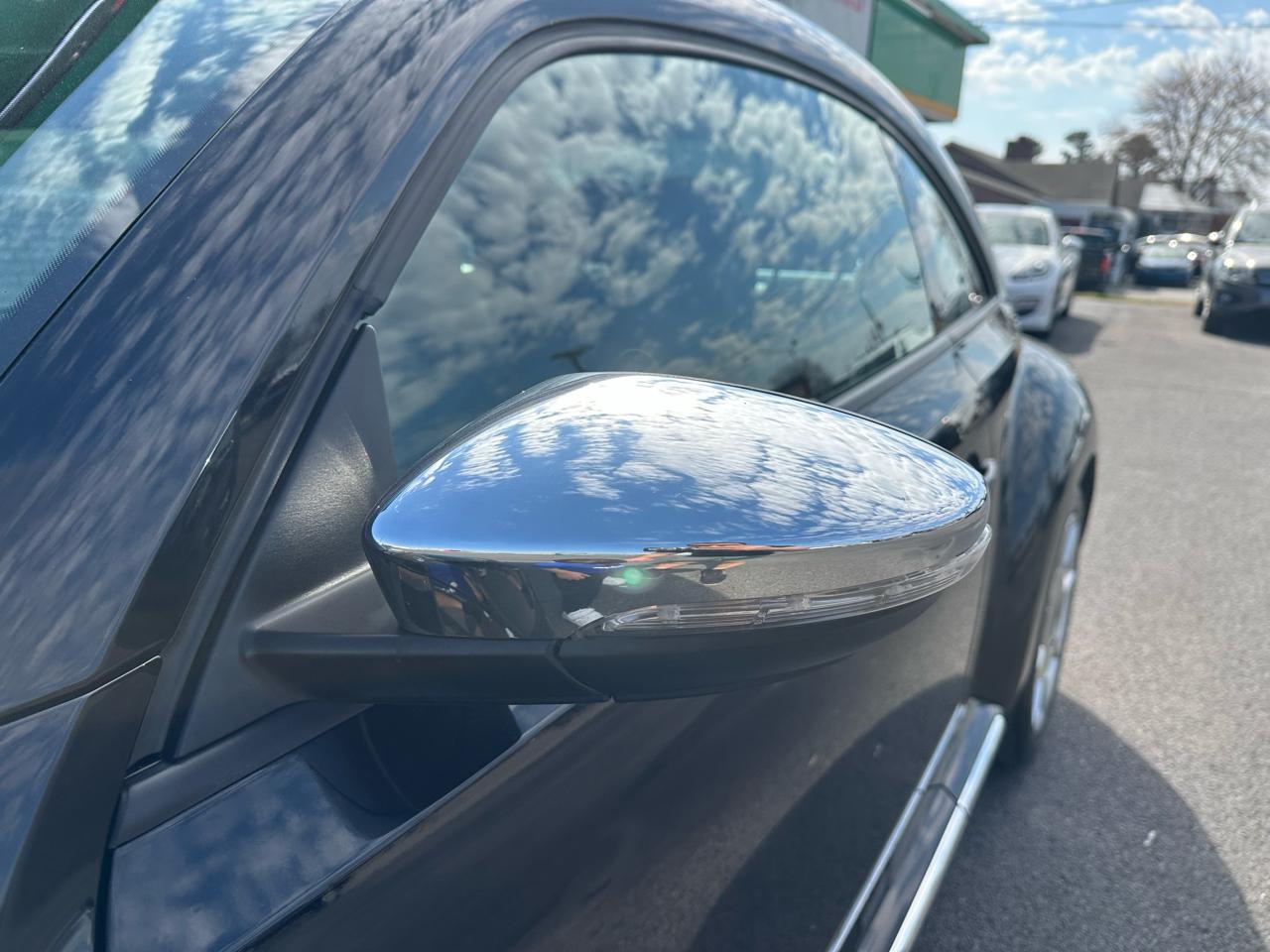 Volkswagen Beetle  2013