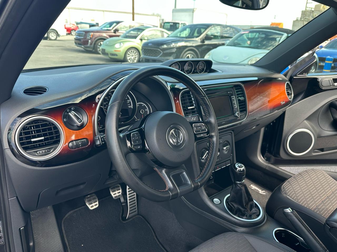 Volkswagen Beetle  2013