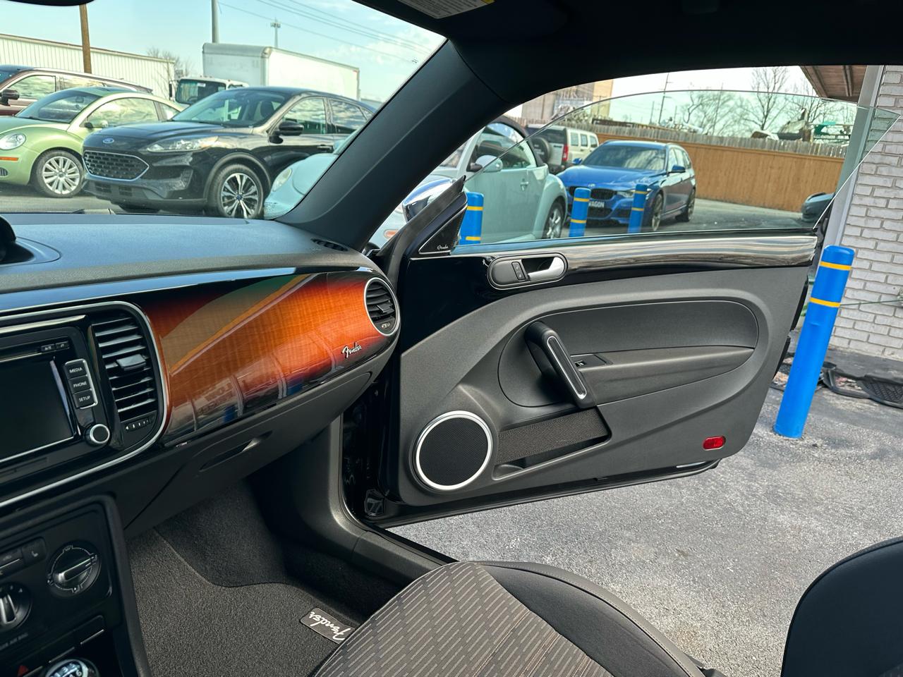 Volkswagen Beetle  2013