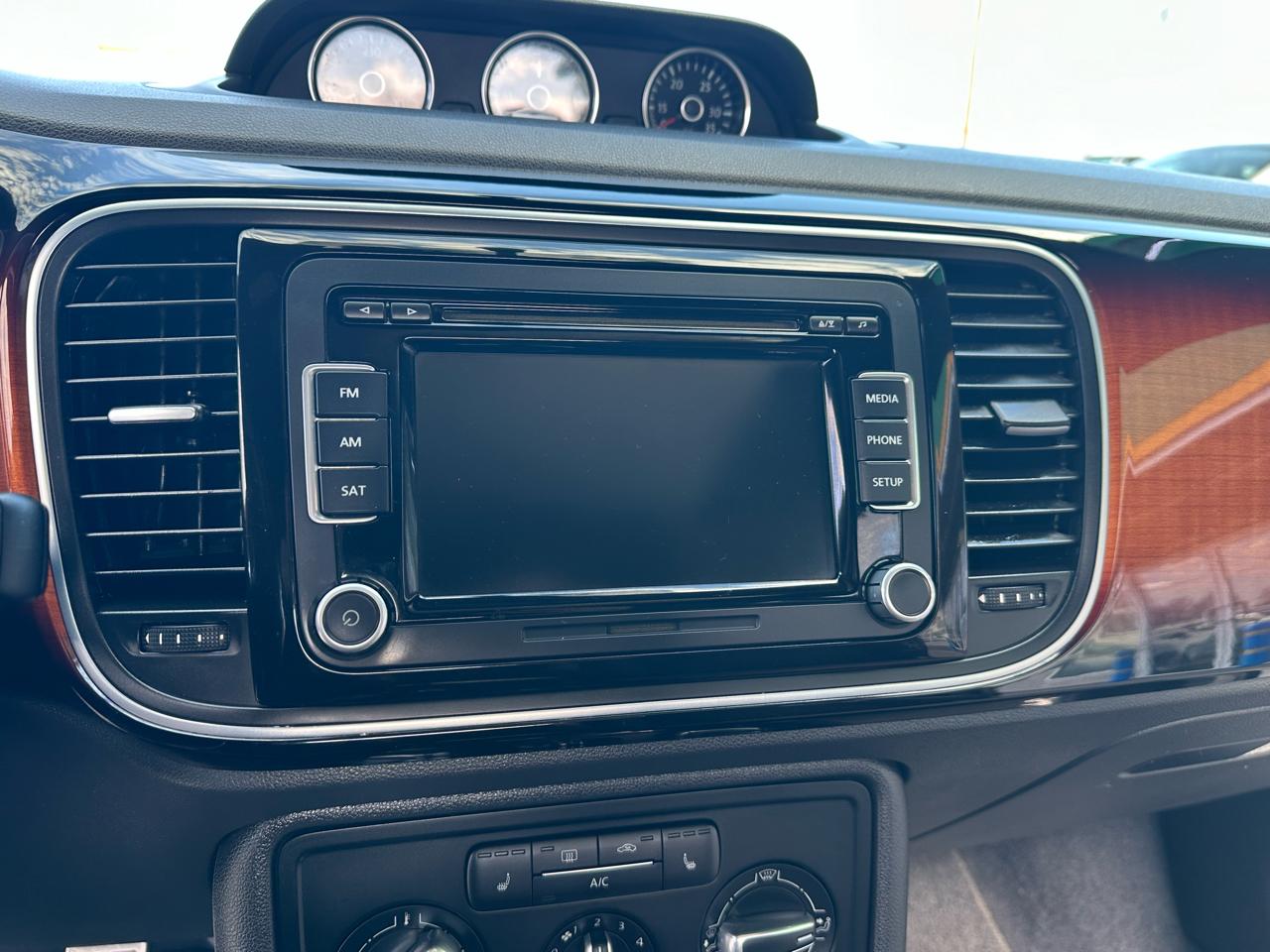 Volkswagen Beetle  2013