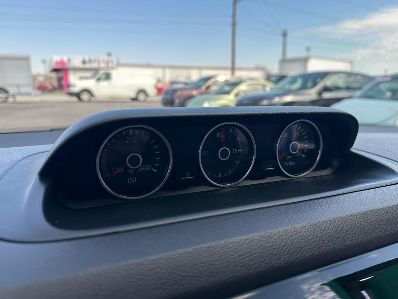 Volkswagen Beetle  2013