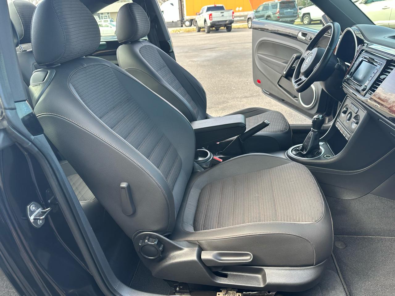 Volkswagen Beetle  2013