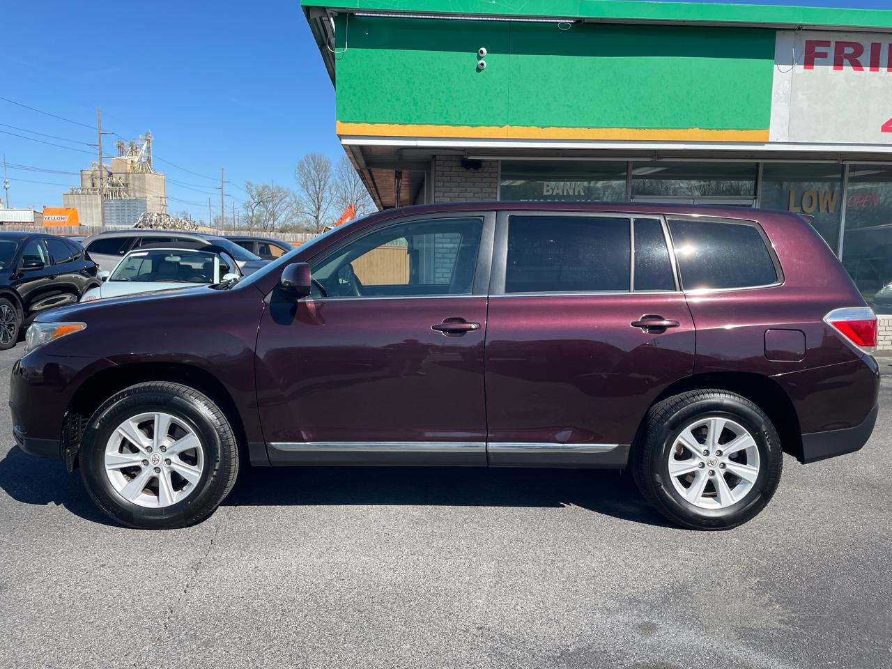 Toyota Highlander Base 2WD V6 2013