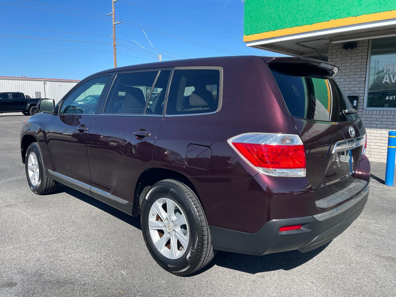 Toyota Highlander Base 2WD V6 2013