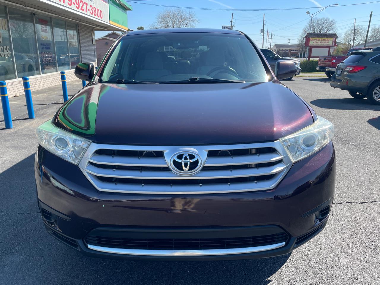 Toyota Highlander Base 2WD V6 2013