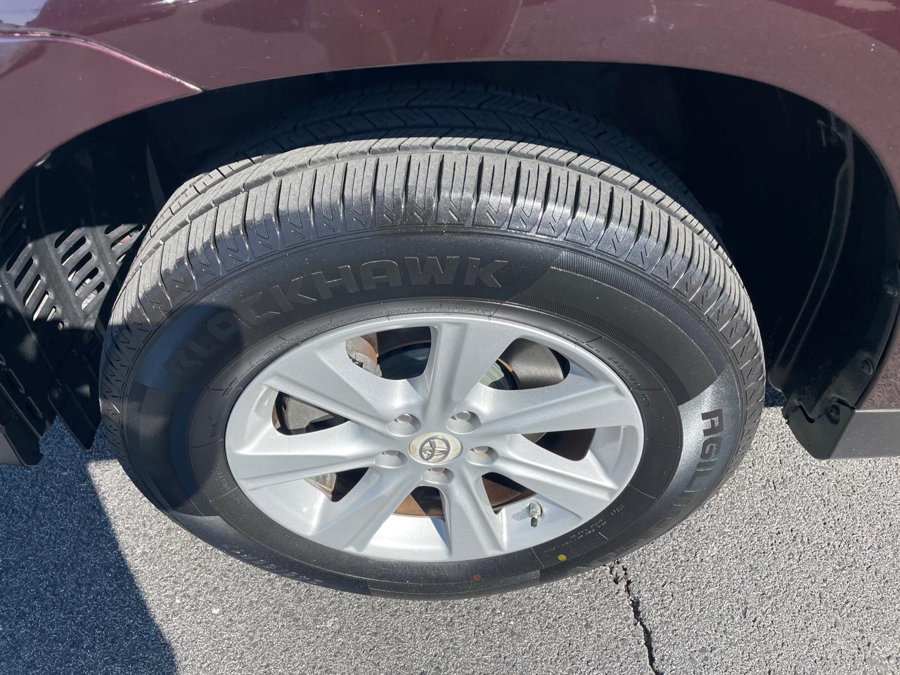 Toyota Highlander Base 2WD V6 2013