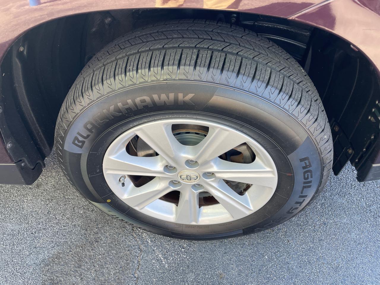 Toyota Highlander Base 2WD V6 2013