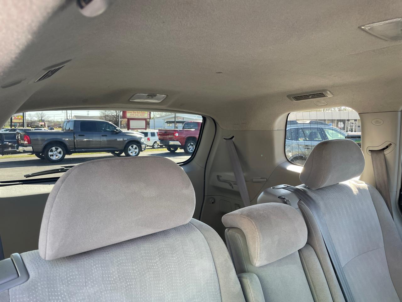 Toyota Highlander Base 2WD V6 2013