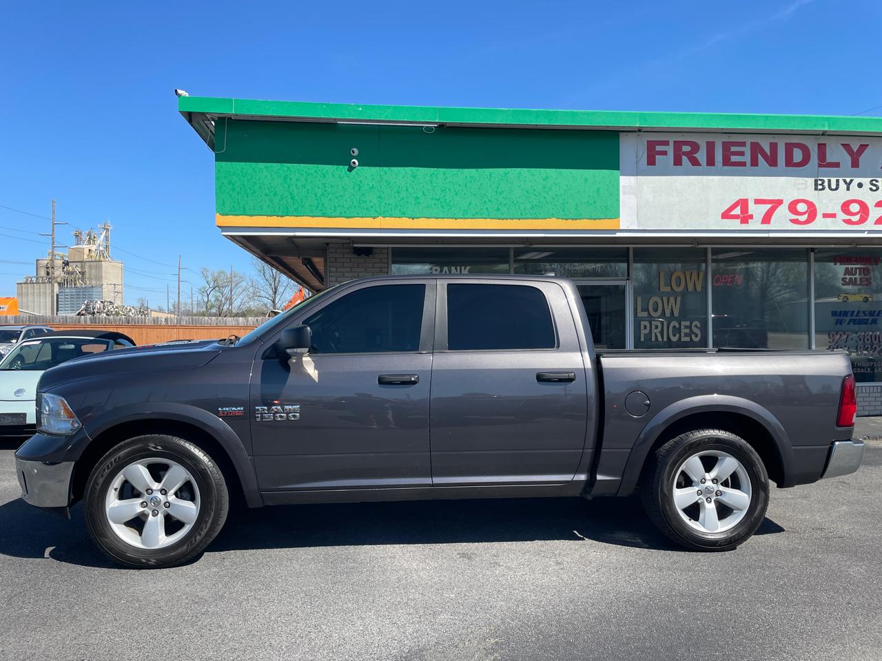 RAM 1500 SLT Crew Cab SWB 2WD 2015