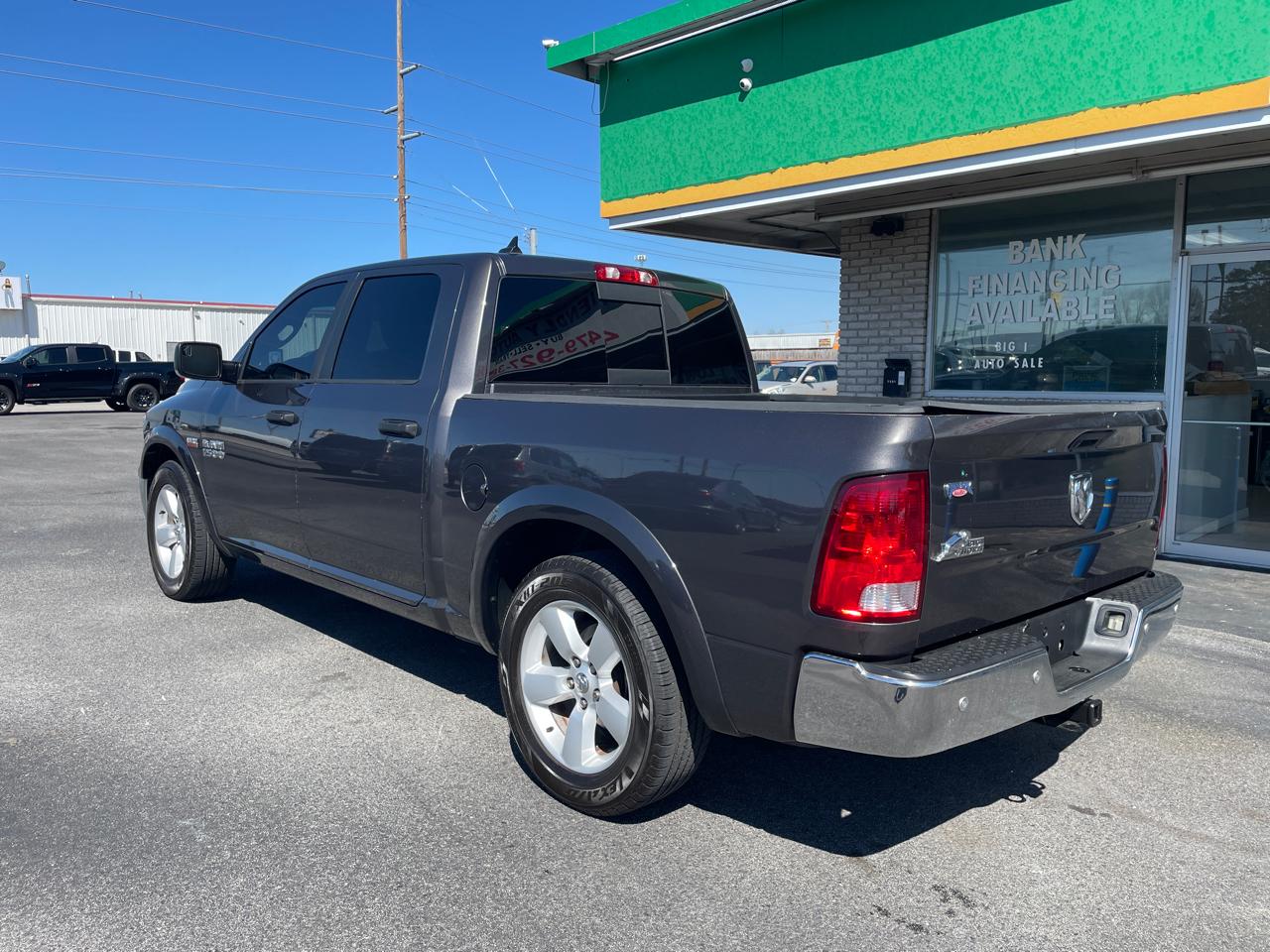 RAM 1500 SLT Crew Cab SWB 2WD 2015