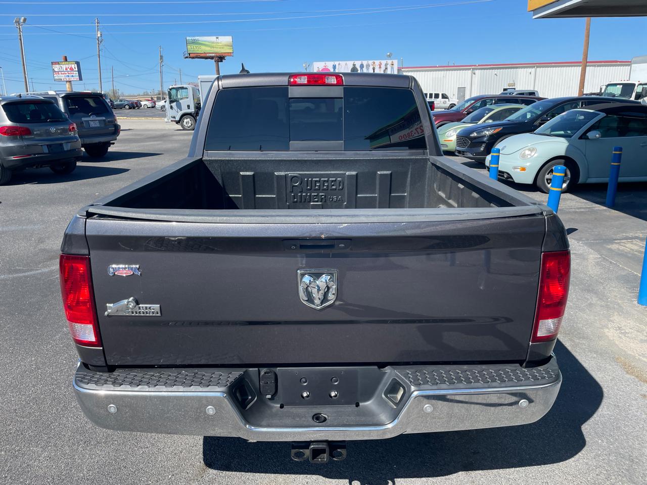 RAM 1500 SLT Crew Cab SWB 2WD 2015