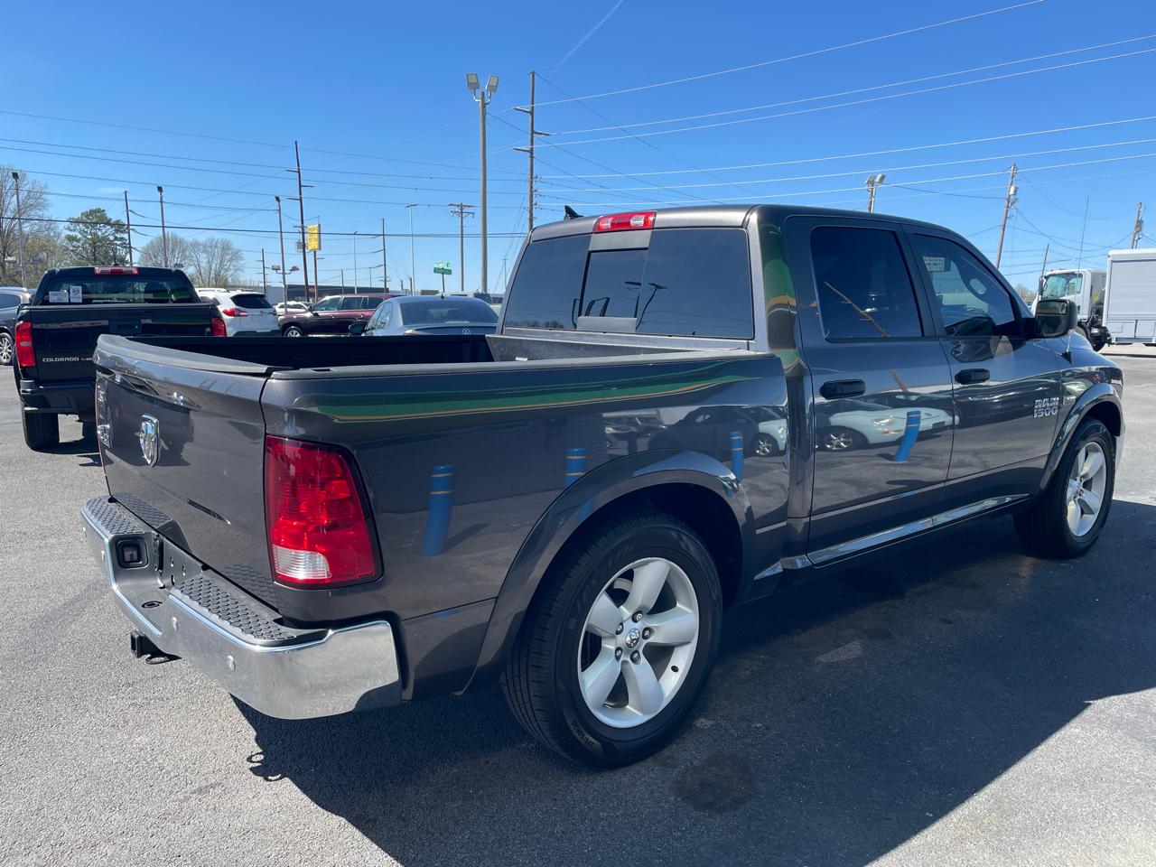 RAM 1500 SLT Crew Cab SWB 2WD 2015