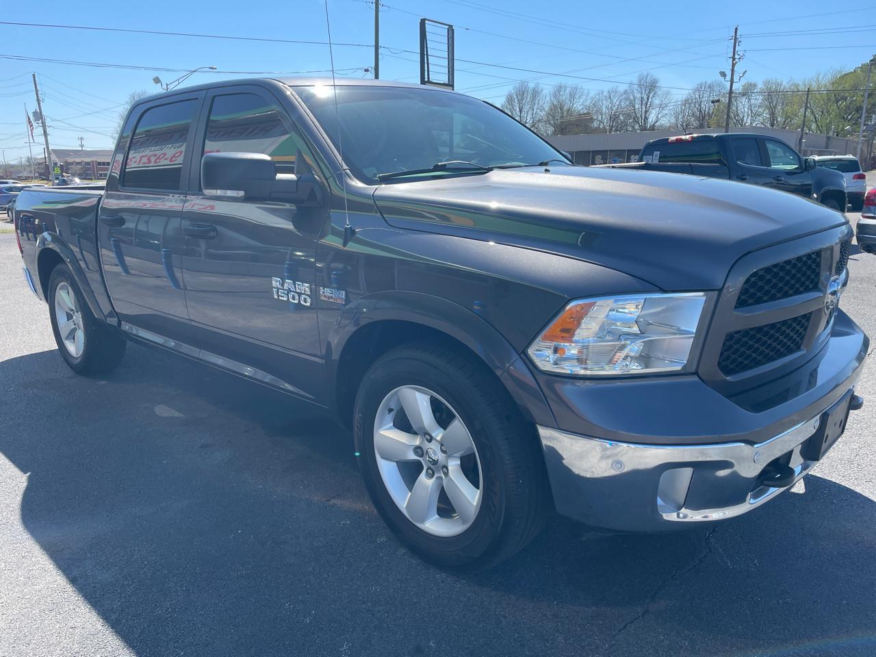 RAM 1500 SLT Crew Cab SWB 2WD 2015