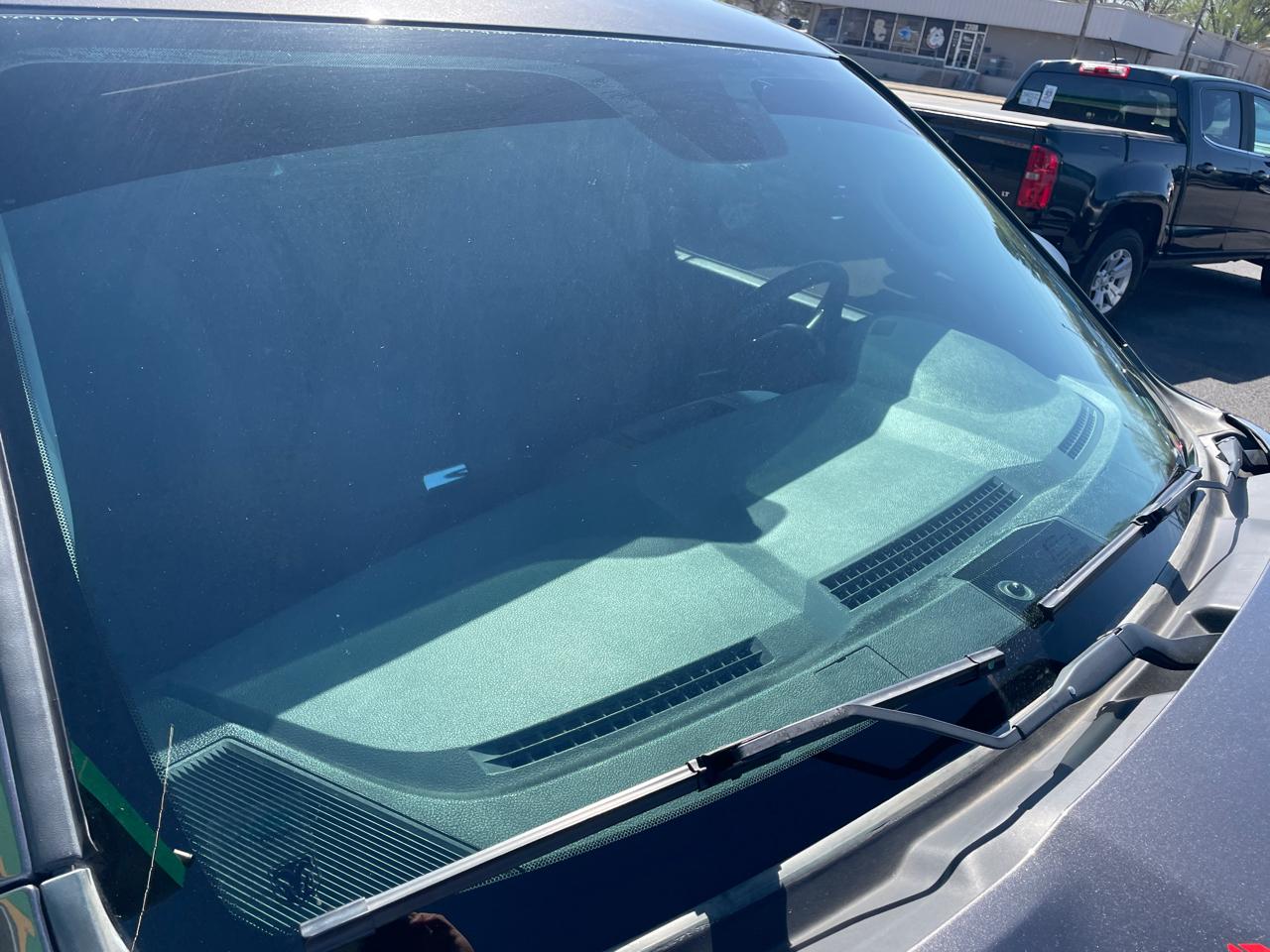 RAM 1500 SLT Crew Cab SWB 2WD 2015