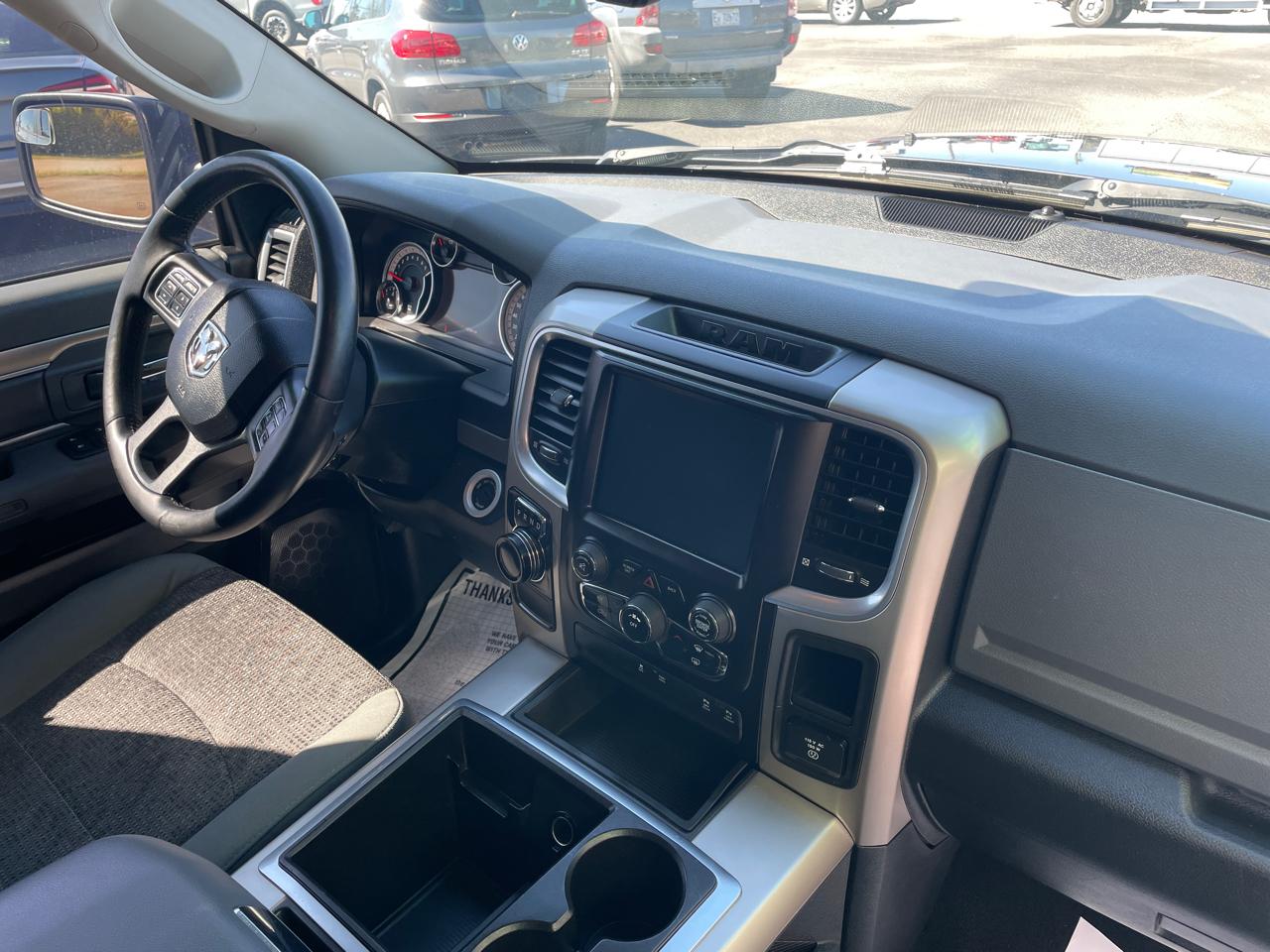 RAM 1500 SLT Crew Cab SWB 2WD 2015