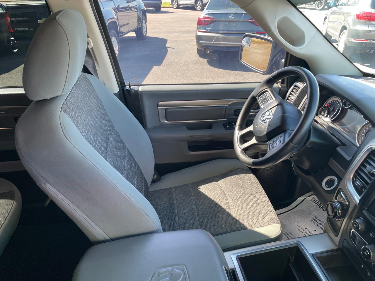 RAM 1500 SLT Crew Cab SWB 2WD 2015