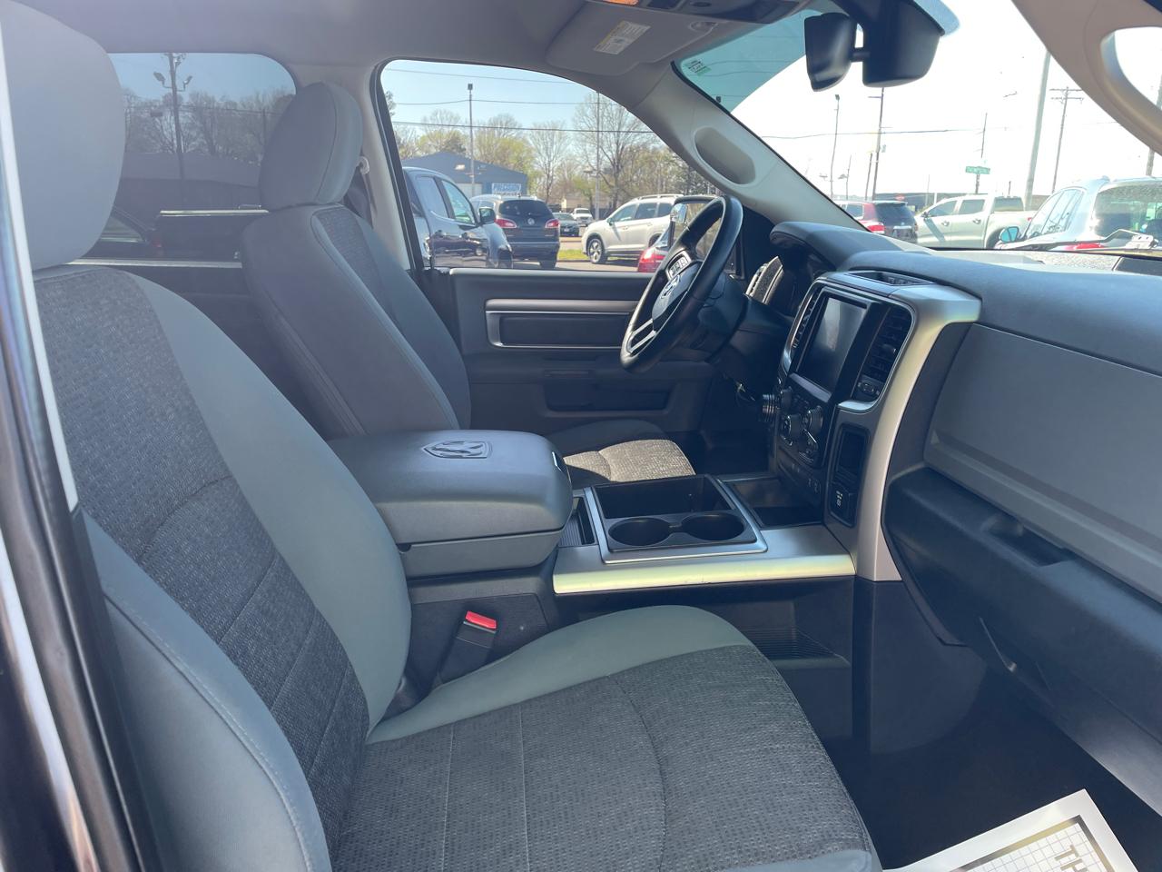 RAM 1500 SLT Crew Cab SWB 2WD 2015