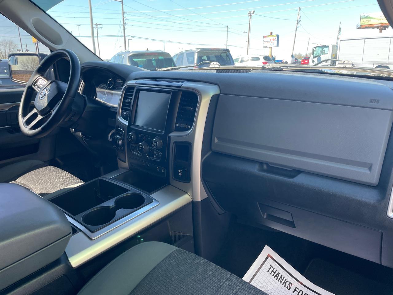 RAM 1500 SLT Crew Cab SWB 2WD 2015