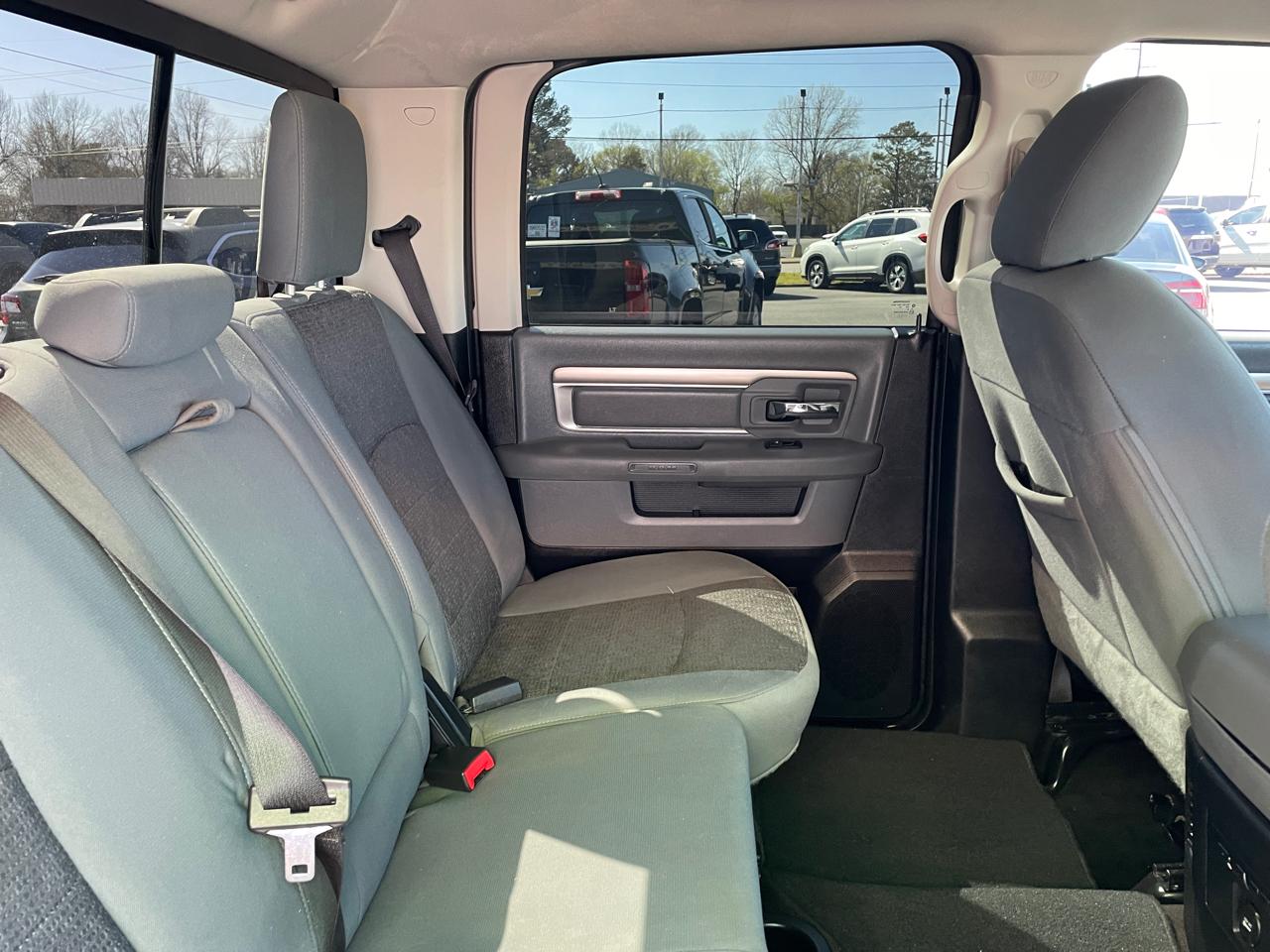 RAM 1500 SLT Crew Cab SWB 2WD 2015