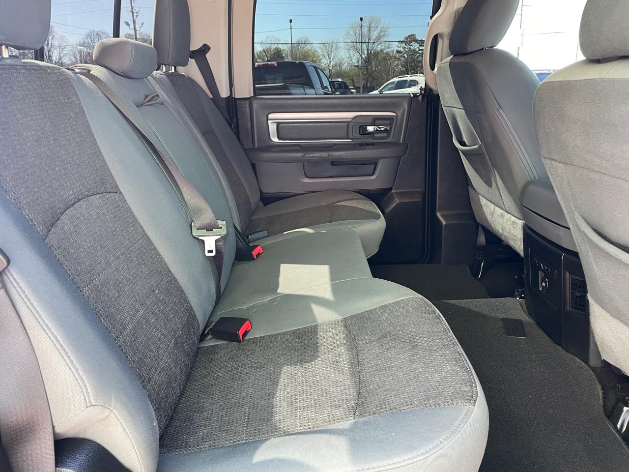 RAM 1500 SLT Crew Cab SWB 2WD 2015