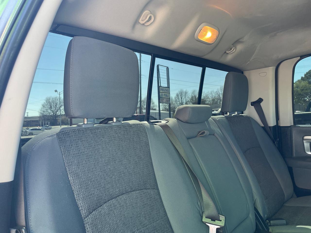 RAM 1500 SLT Crew Cab SWB 2WD 2015