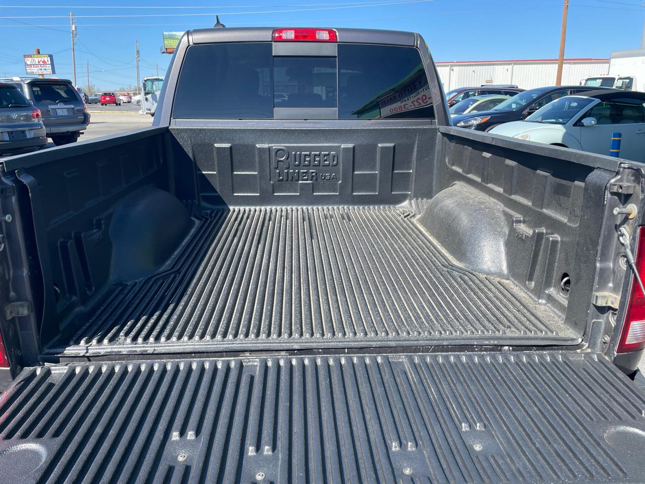 RAM 1500 SLT Crew Cab SWB 2WD 2015