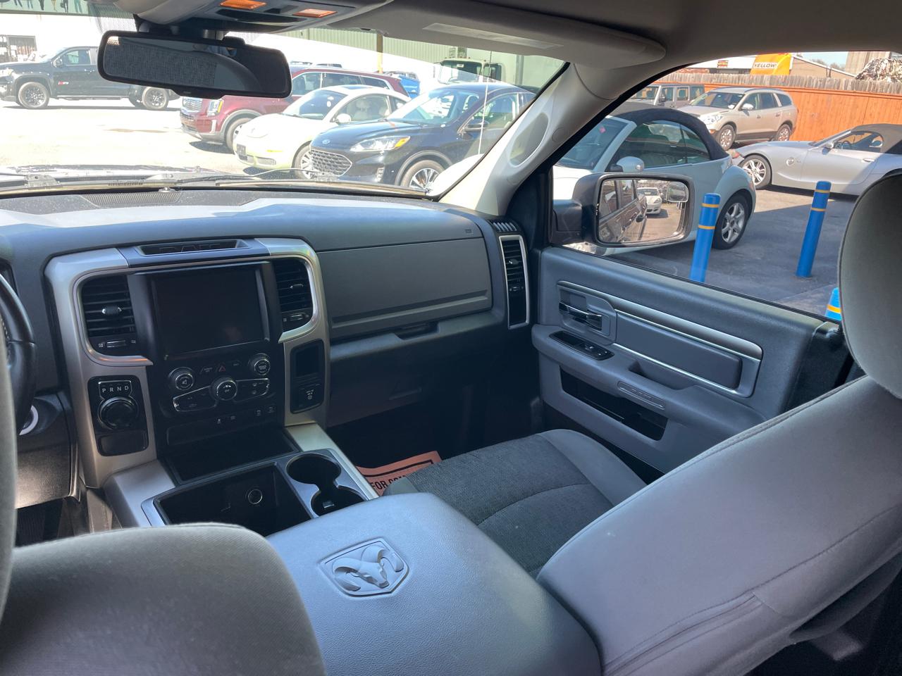 RAM 1500 SLT Crew Cab SWB 2WD 2015