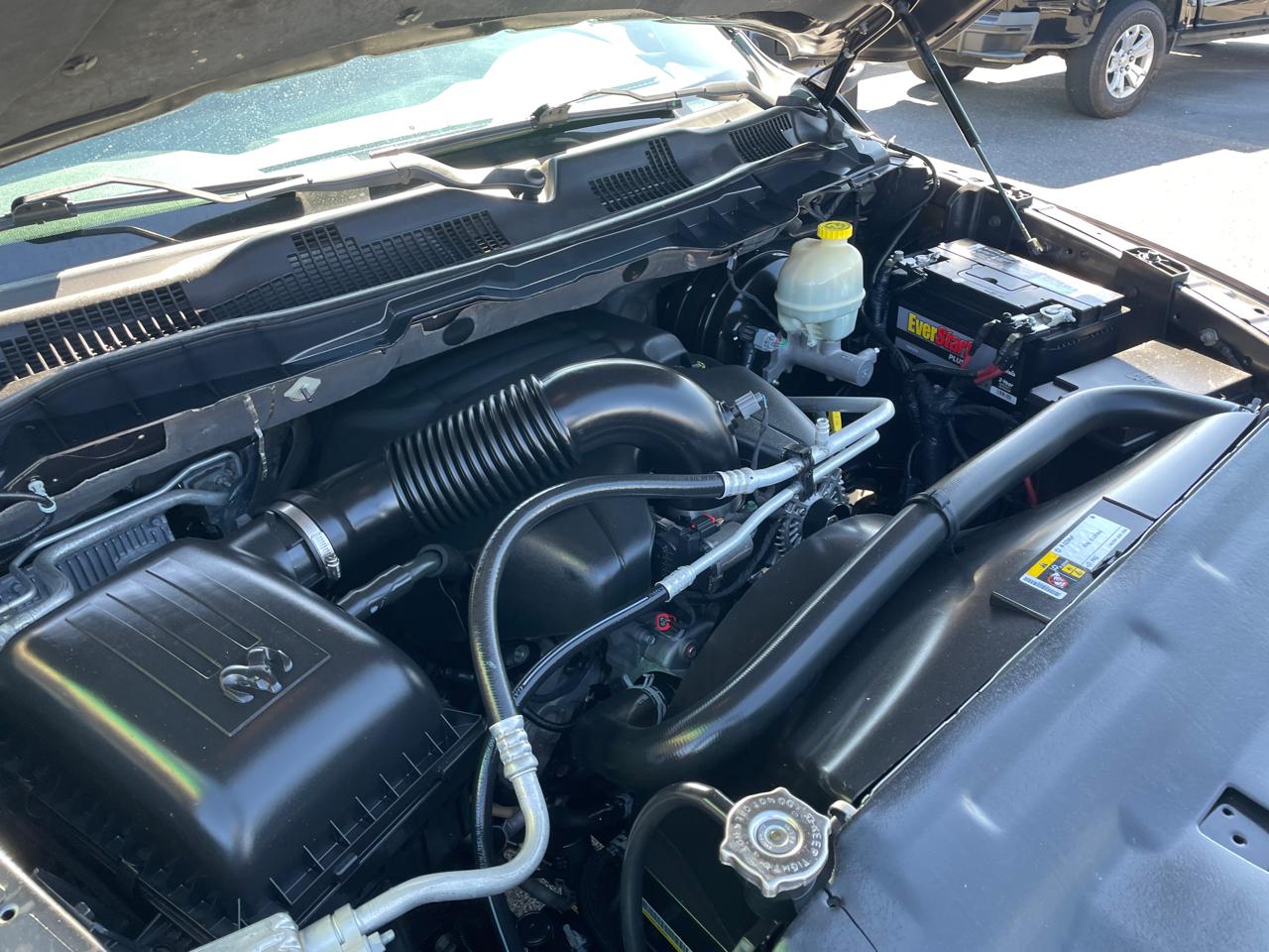 RAM 1500 SLT Crew Cab SWB 2WD 2015