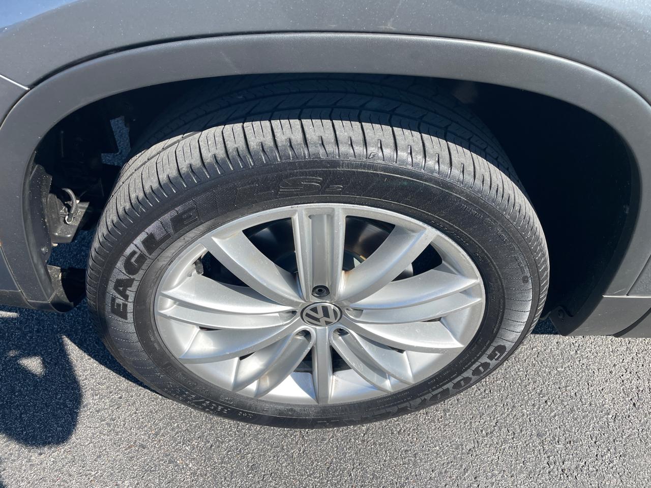 Volkswagen Tiguan 2.0T S 4Motion 2013