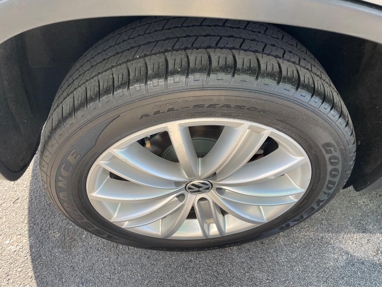 Volkswagen Tiguan 2.0T S 4Motion 2013