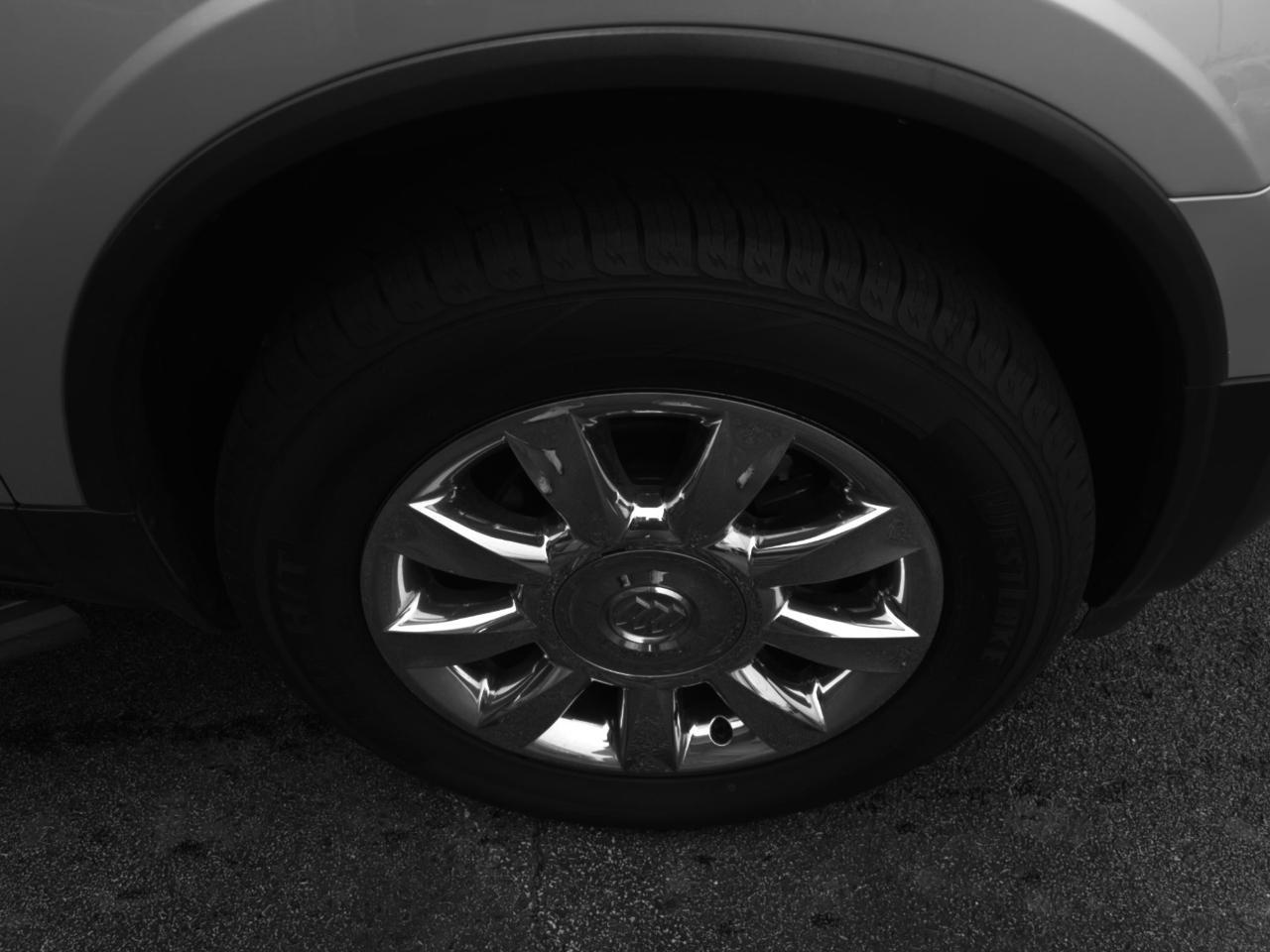 Buick Enclave Leather FWD 2012
