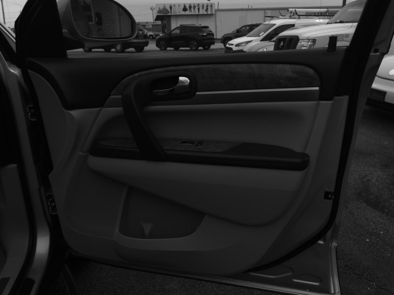 Buick Enclave Leather FWD 2012