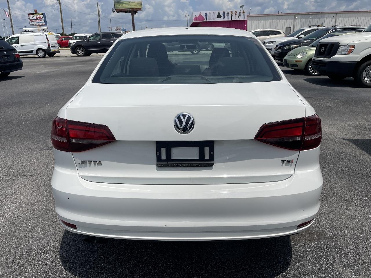 Volkswagen Jetta 1.4T S 6A 2017