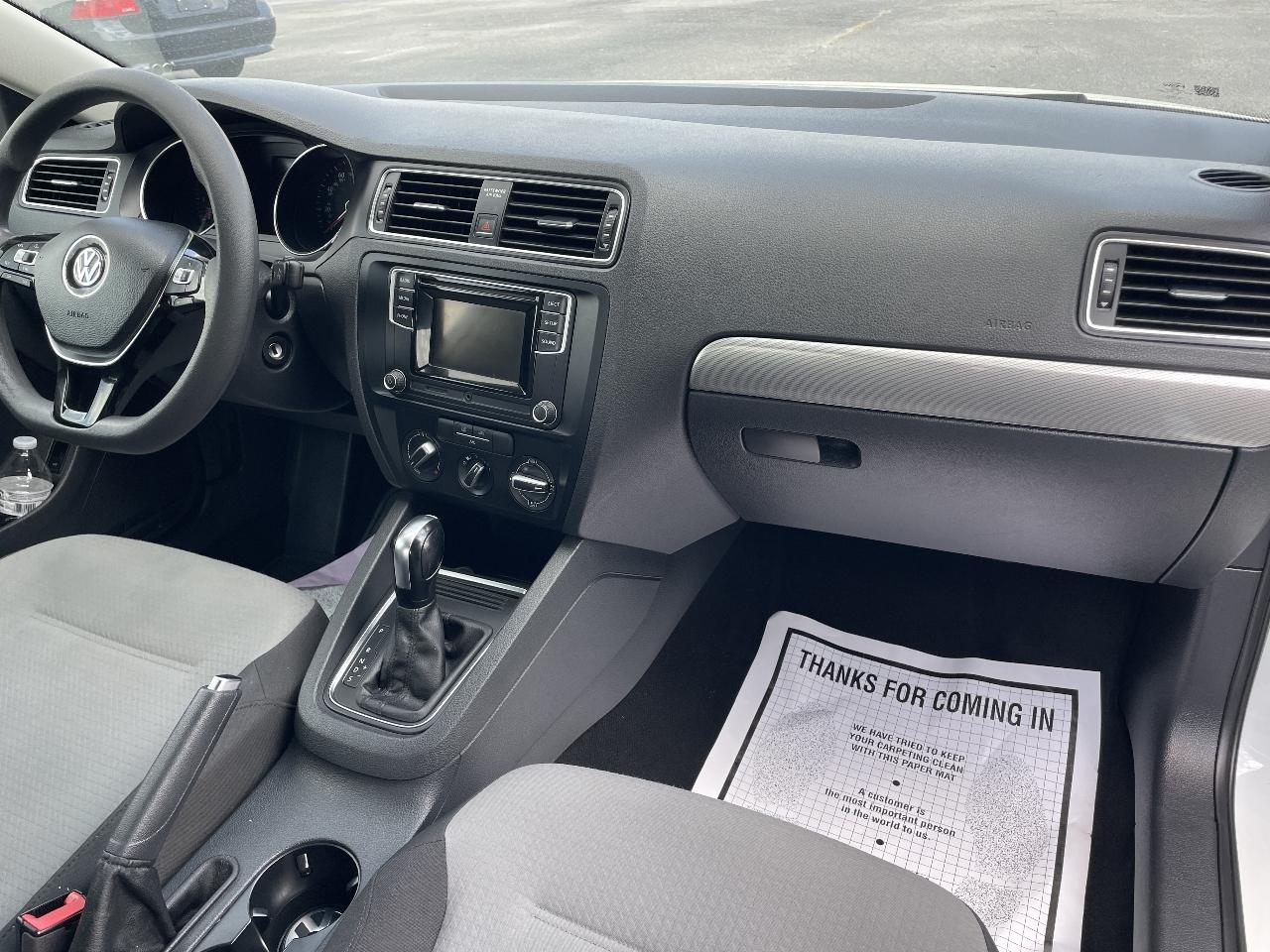 Volkswagen Jetta 1.4T S 6A 2017