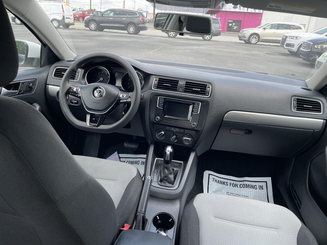 Volkswagen Jetta 1.4T S 6A 2017