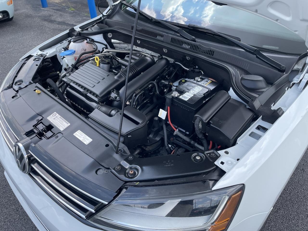 Volkswagen Jetta 1.4T S 6A 2017