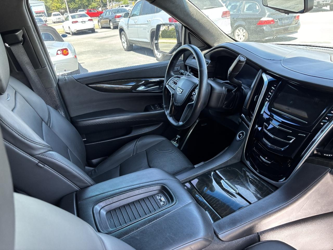 Cadillac Escalade ESV Platinum 4WD 2018