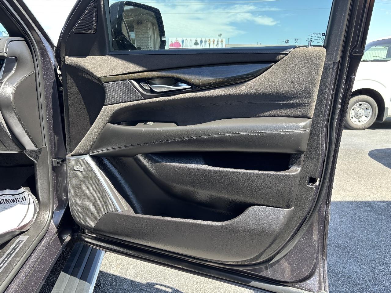 Cadillac Escalade ESV Platinum 4WD 2018