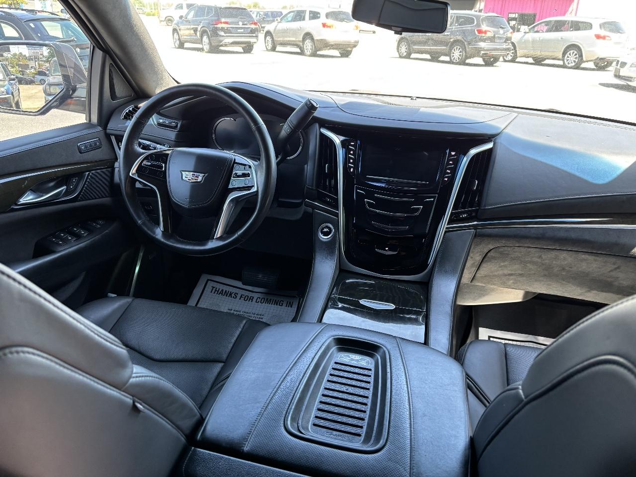 Cadillac Escalade ESV Platinum 4WD 2018